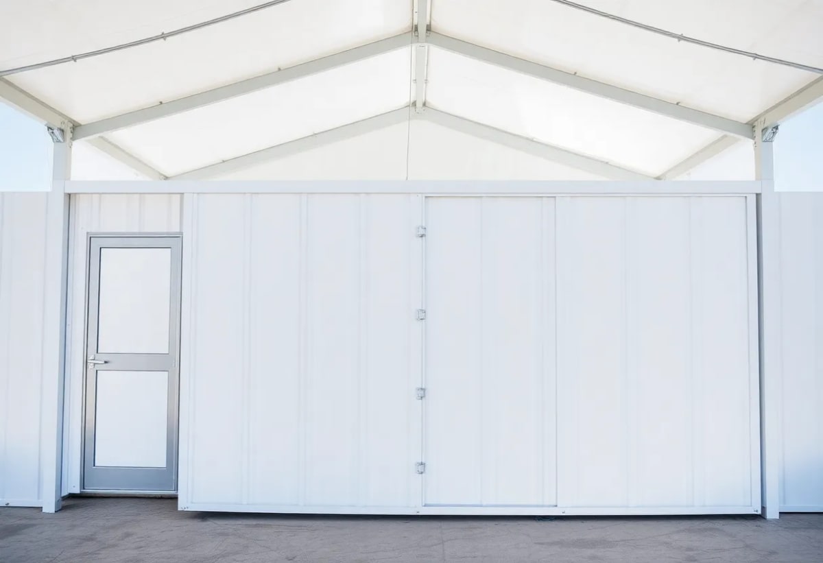 PVC 판넬로 가설 건축 효율 2배 높이기