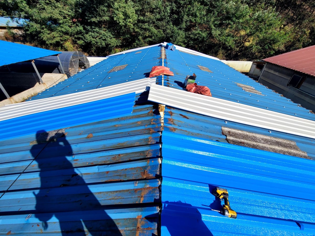 판넬 시공 현장에서 피스 선택 요령과 팁 공유