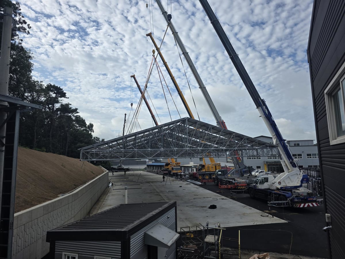 가설건축 조립식 판넬(뉴세라) 여름철 축사 반사열 차단 및 부식 방지