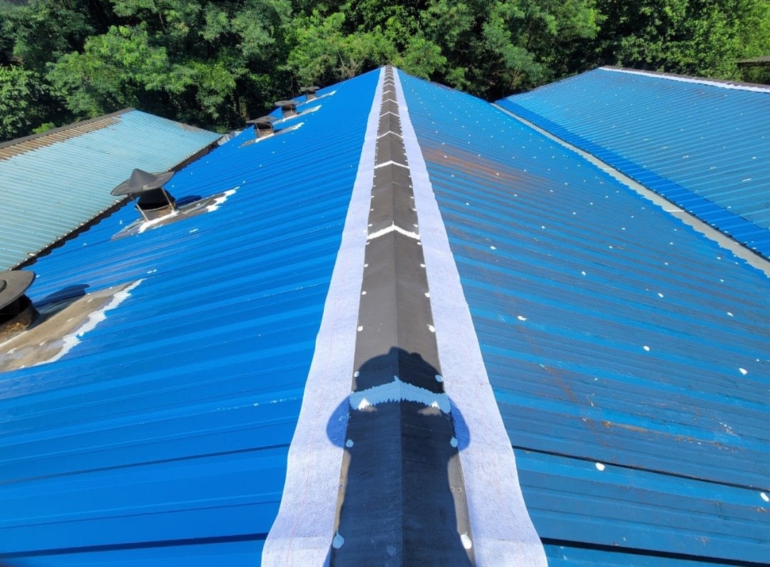 축사 지붕 복사열과 누수 문제 (주)미건 가설건축 PVC 판넬로 어떻게 해결할까요